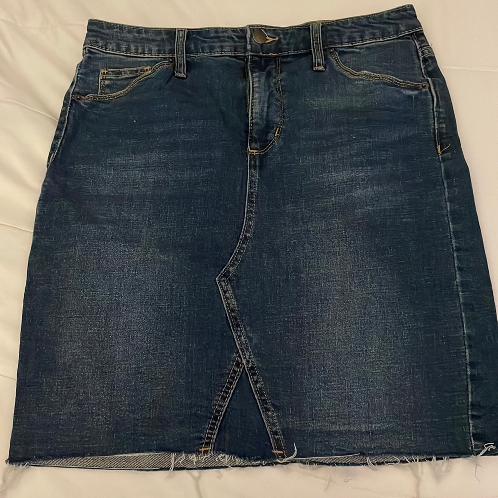 Universal Threads Denim Skirt with frayed edge